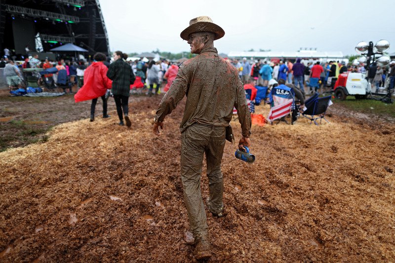 Illustration for article titled The Preakness Was A Foggy, Muddy, Wonderful Mess
